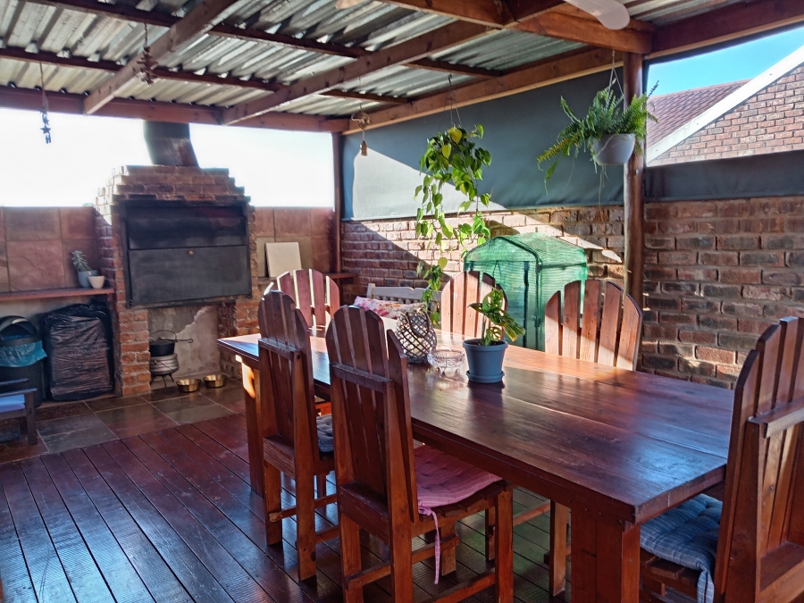 3 Bedroom Property for Sale in Strelitzia Park Eastern Cape
